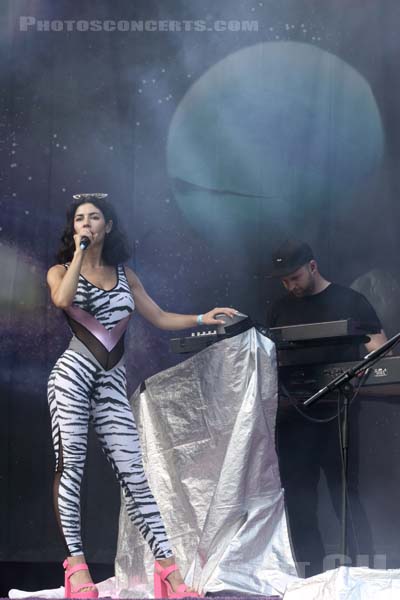 MARINA AND THE DIAMONDS - 2015-08-29 - SAINT CLOUD - Domaine National - Scene de la Cascade - 